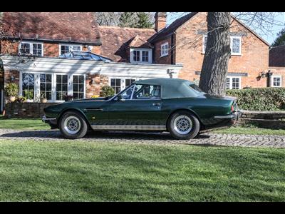 Aston Martin+V8 Volante